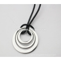 Collier en forme de pendentif en acier inoxydable fait main